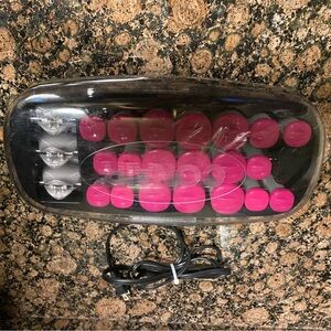 CONAIR 20 hot rollers sm, md and lg with 3!clips. Black/ Grey Case and Cord.